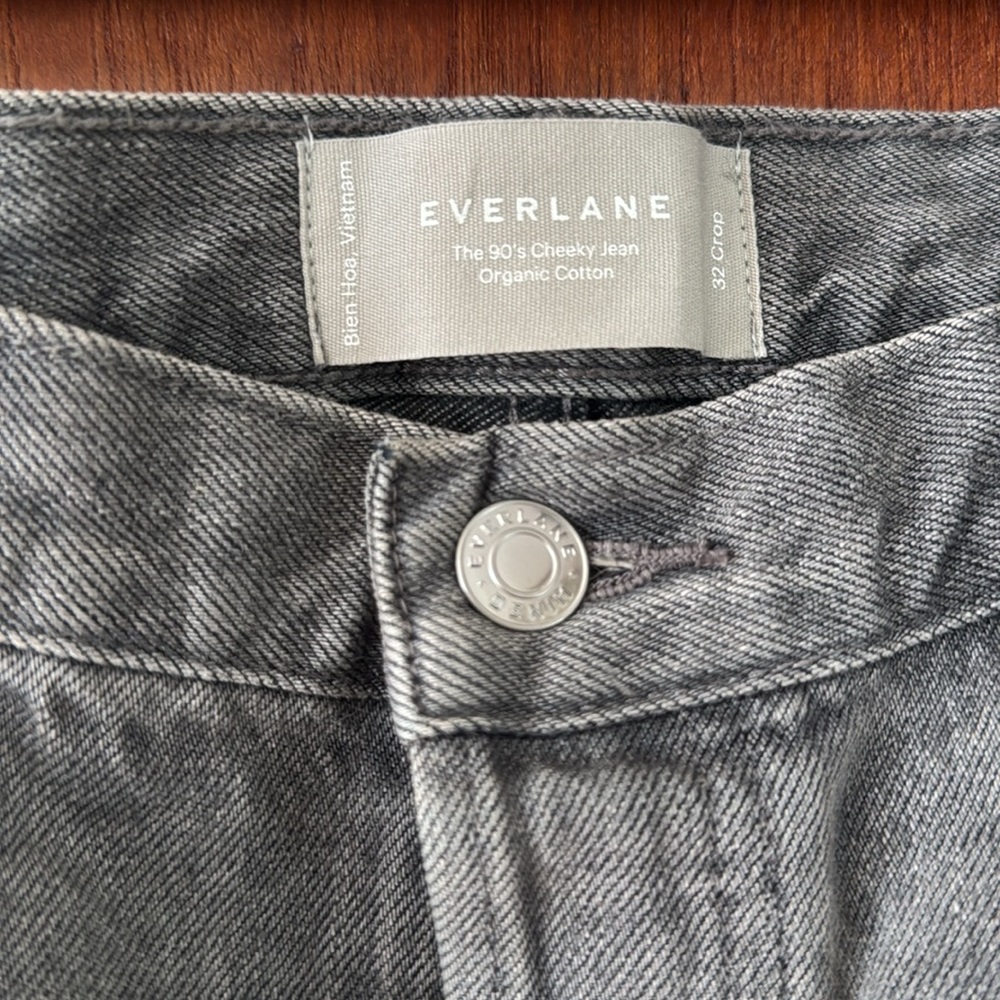 Everlane Grey 90s Cheeky Relaxed Jeans. 100% organic cotton. 31 Crop. Worn once. - Picture 2 of 6